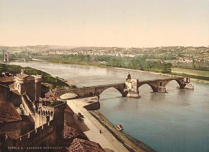 Le pont d_Avignon : un symbole de la provence