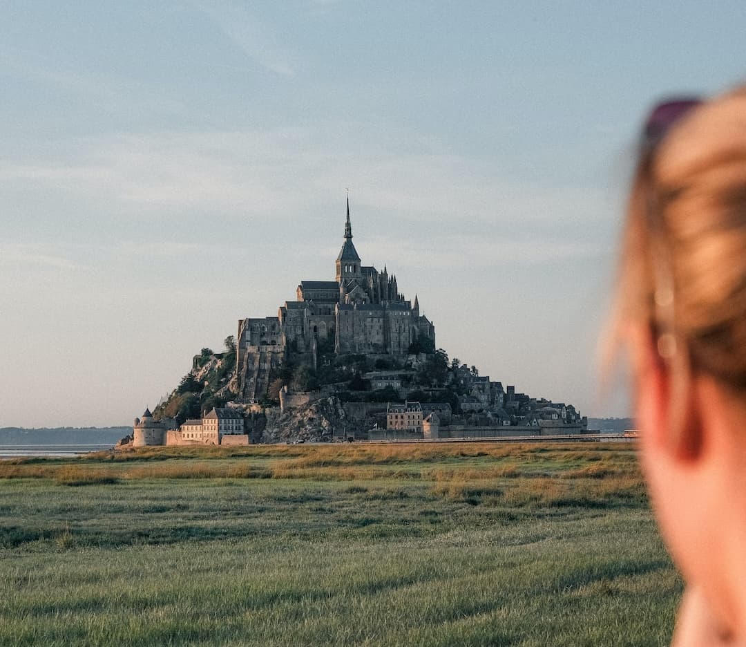 Accéder au Mont Saint-Michel : guides et conseils pour une visite réussie