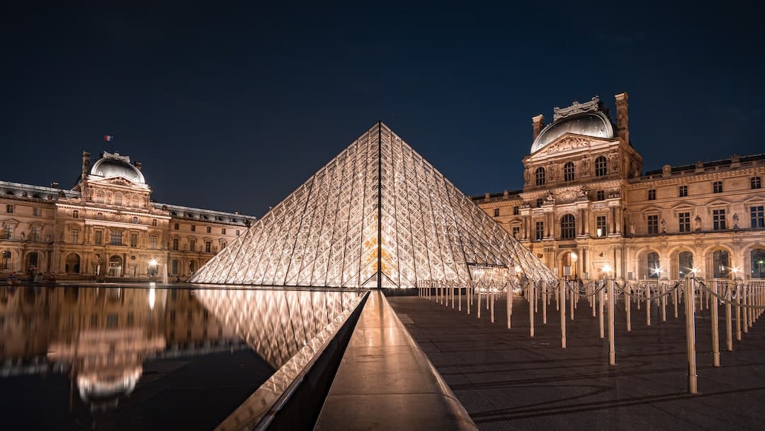 Le musée du Louvre : un miroir de l_histoire française