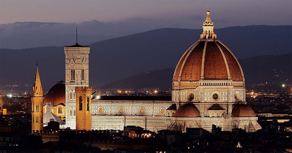 A la découverte de la majestueuse cathédrale de Florence : un trésor d_art et d_histoire