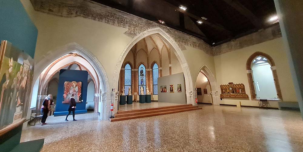 L_architecture de la galerie de l_Académie : un écrin pour l_art de la renaissance